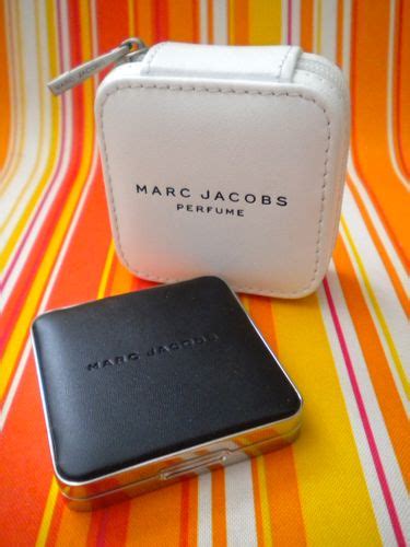 marc jacobs solid perfume refill.